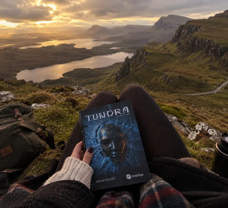 Leserinnen und Leser mit dem Buch TUNDRA